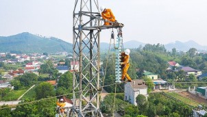 Cung ứng điện năm 2024: Cần sự chung tay, chia sẻ trách nhiệm Cung ứng điện năm 2024: Cần sự chung tay, chia sẻ trách nhiệm