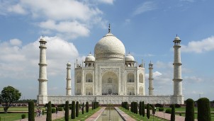 Taj Mahal trong khoảnh khắc bình minh Taj Mahal trong khoảnh khắc bình minh