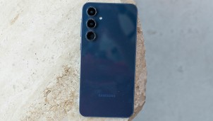 7 smartphone nổi bật bán ra tháng 4