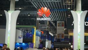 Huawei, Alibaba livestream bán dịch vụ đám mây